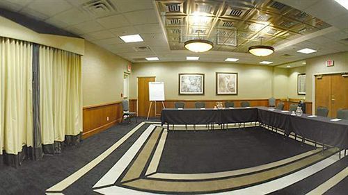 Hotel Hampton And Indianapolis-fishers 3*